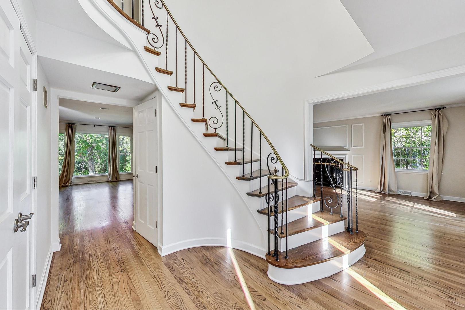 1040 Forest Hill Road Lake Forest, IL 60045 - Photo 5 of 34