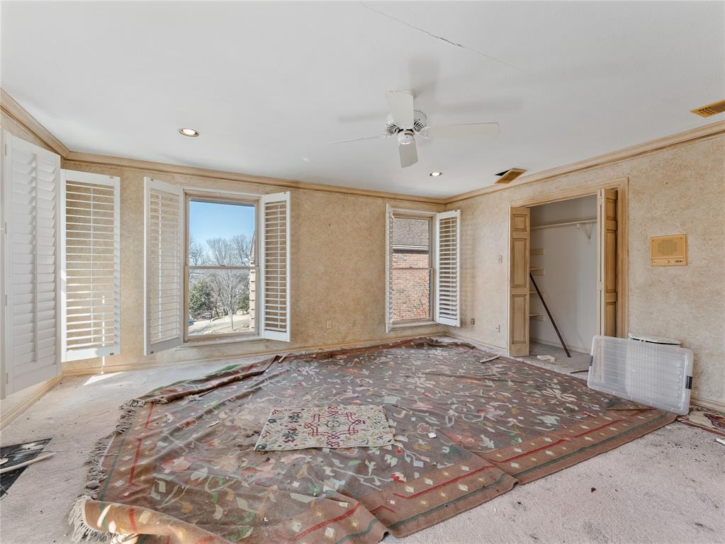 1809 Burton Hill Road Fort Worth, TX 76107 - Photo 11 of 37