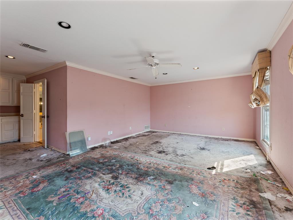 1809 Burton Hill Road Fort Worth, TX 76107 - Photo 21 of 37