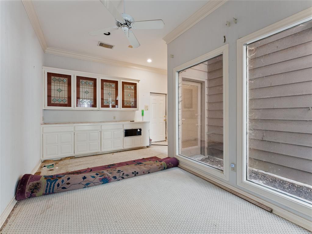 1809 Burton Hill Road Fort Worth, TX 76107 - Photo 23 of 37