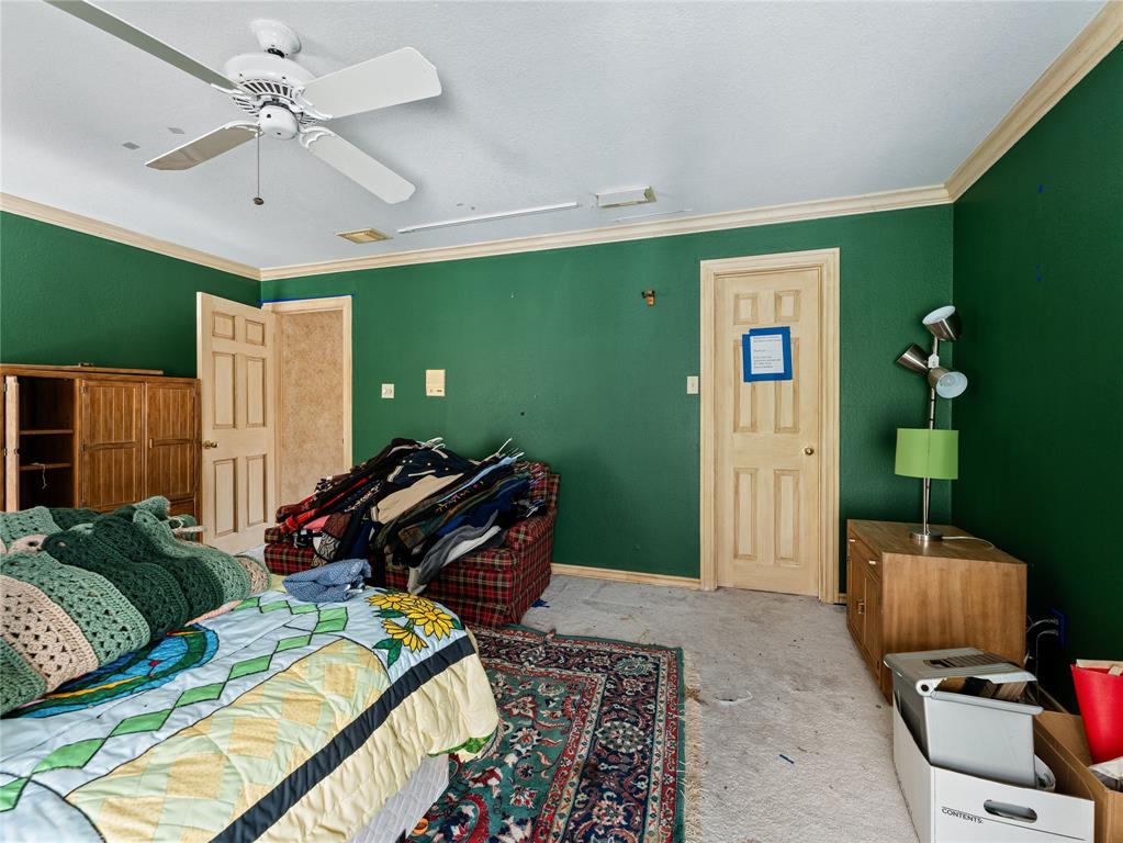 1809 Burton Hill Road Fort Worth, TX 76107 - Photo 6 of 37
