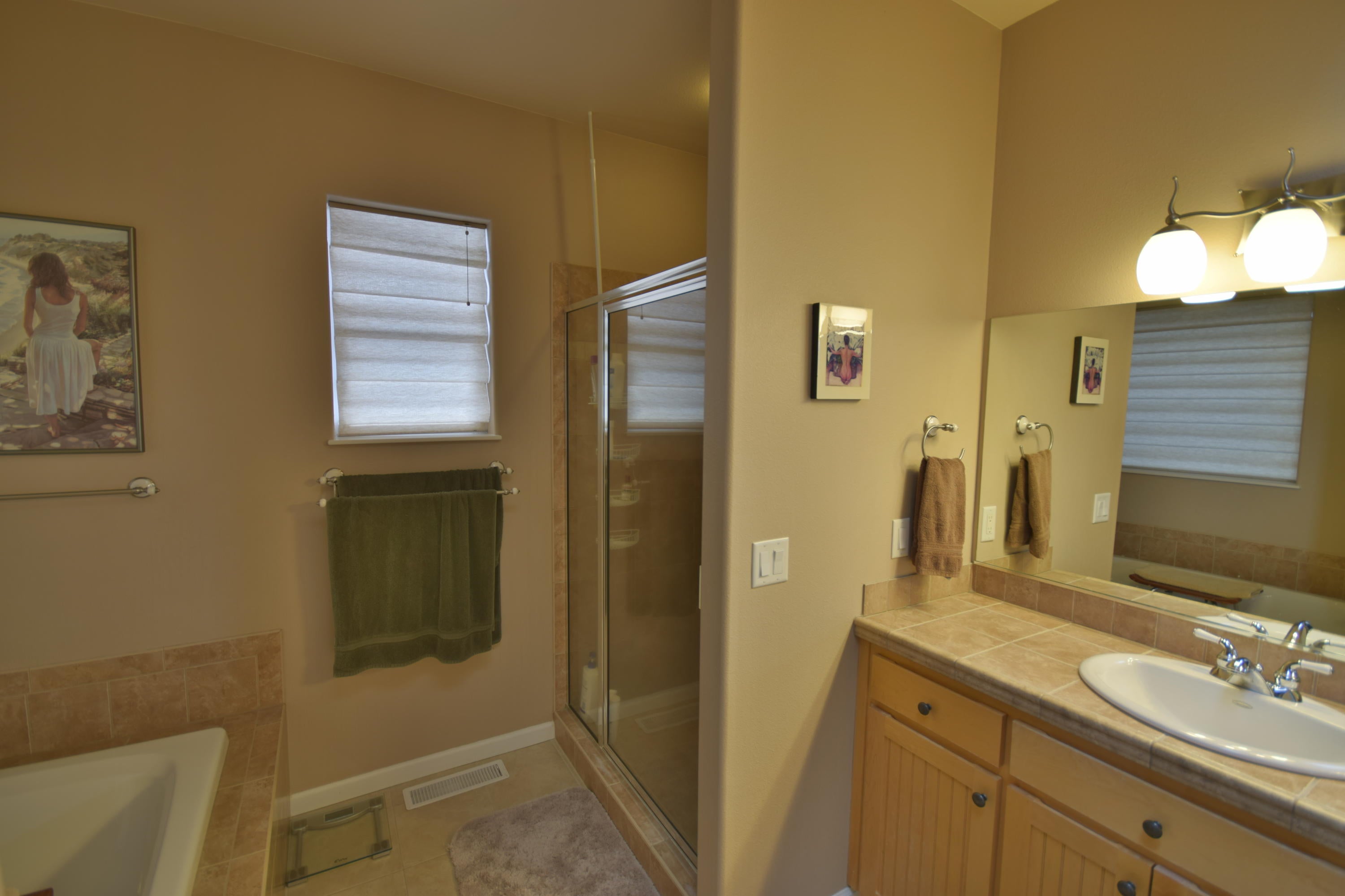 1826 Turnstone Road Redmond, OR 97756 - Photo 19 of 27 Separate Shower