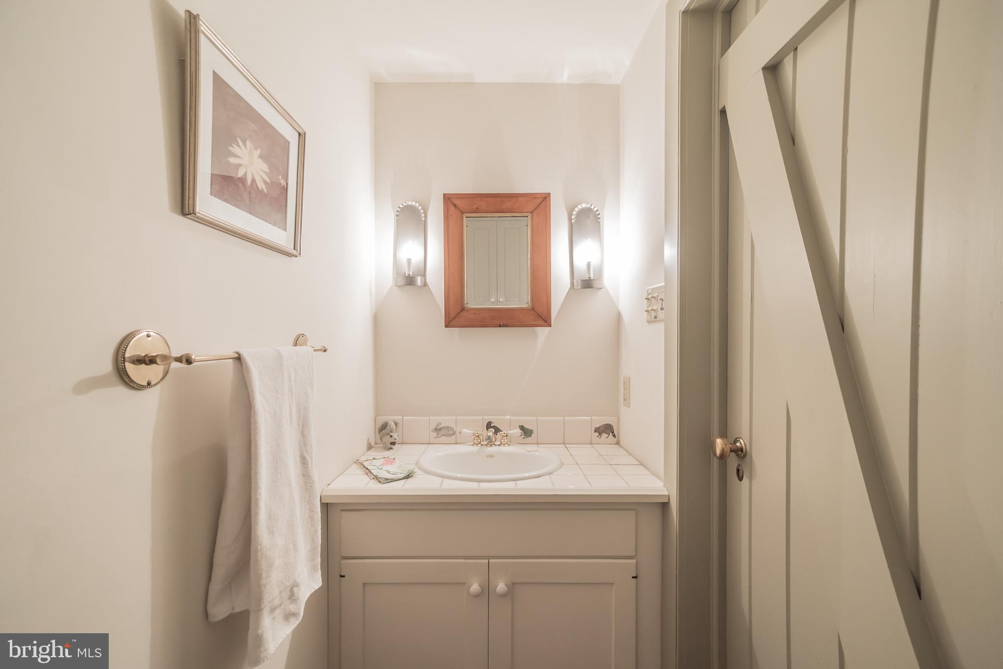 911 North Valley Road Paoli, PA 19301 - Photo 26 of 36 Main floor powder Room