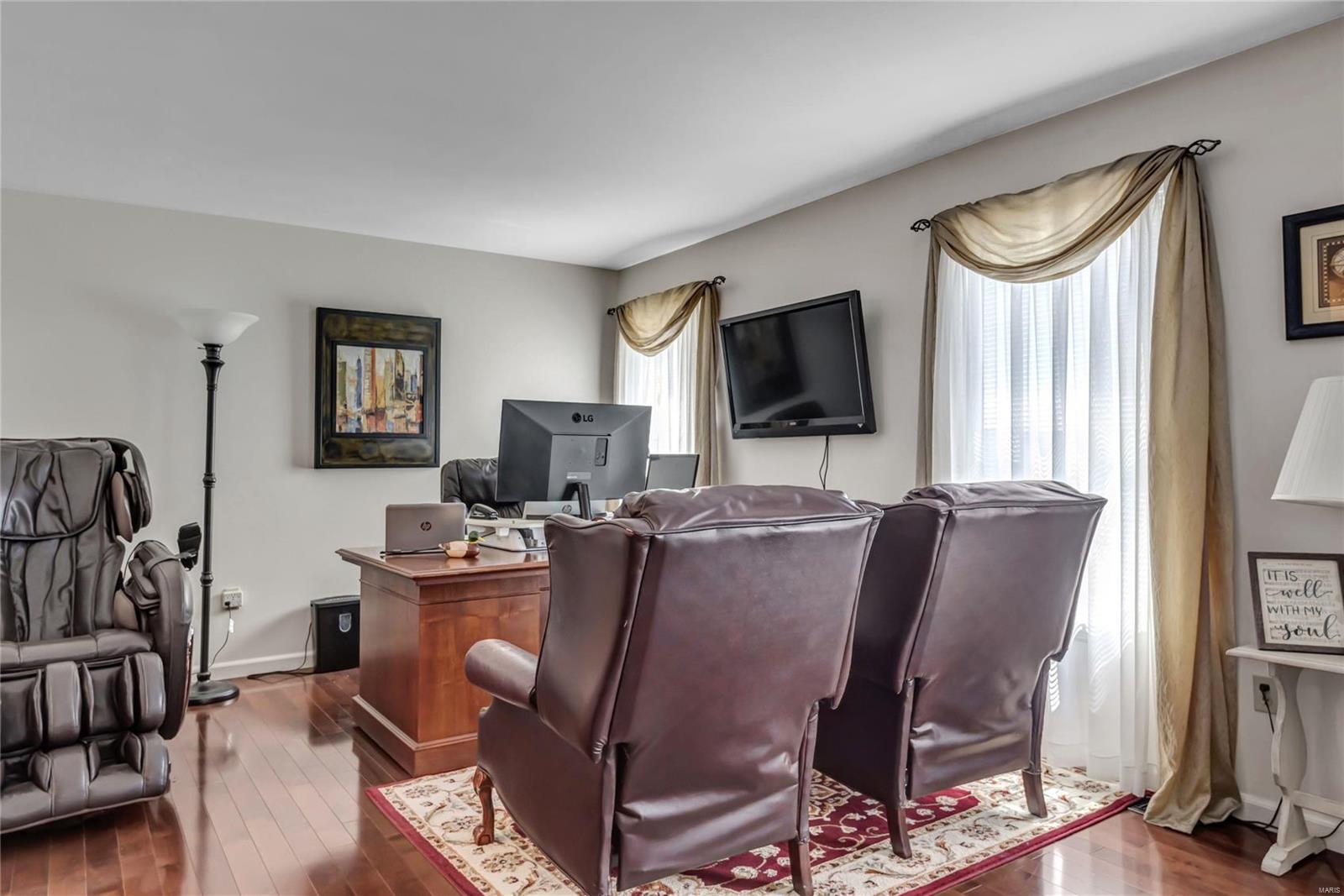 4735 Ringer Road St. Louis, MO 63129 - Photo 9 of 24 Gallery Image 9