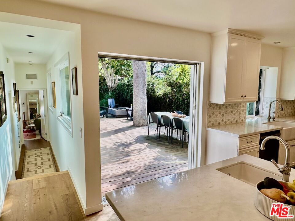 1314 Preston Way Venice, CA 90291 - Photo 11 of 30