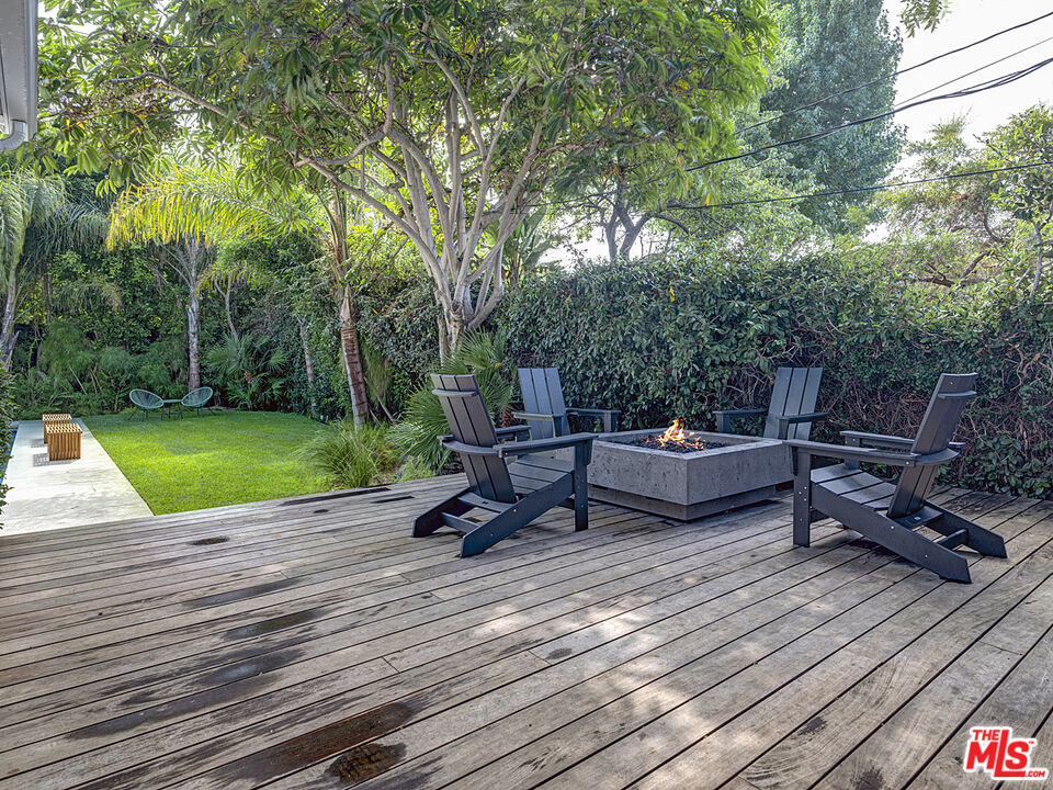 1314 Preston Way Venice, CA 90291 - Photo 18 of 30 a view of a bench on wooden floor