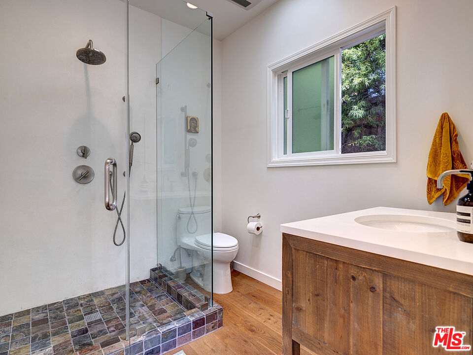 1314 Preston Way Venice, CA 90291 - Photo 20 of 30 a bathroom with a sink toilet and shower