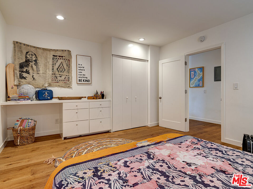 1314 Preston Way Venice, CA 90291 - Photo 23 of 30 a bedroom with a bed and a cabinets