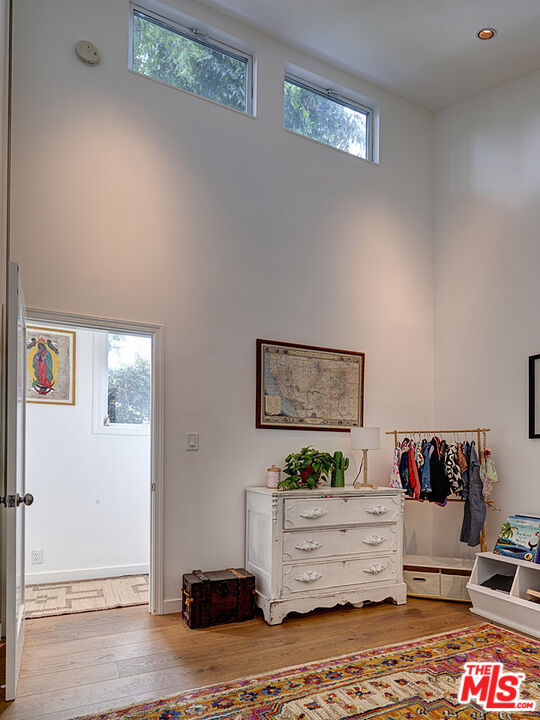 1314 Preston Way Venice, CA 90291 - Photo 26 of 30 a living room with furniture and decor