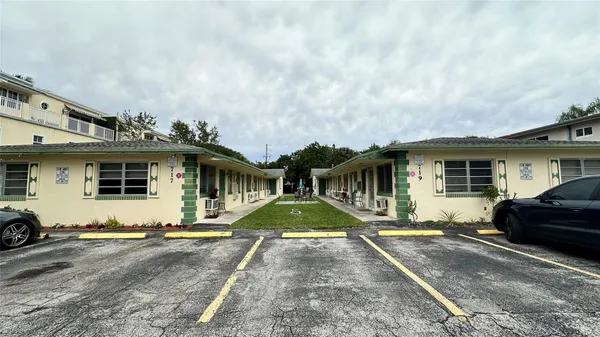 $1,350 | 717 Southeast 16th Street, Unit 2, Fort Lauderdale, FL 33316