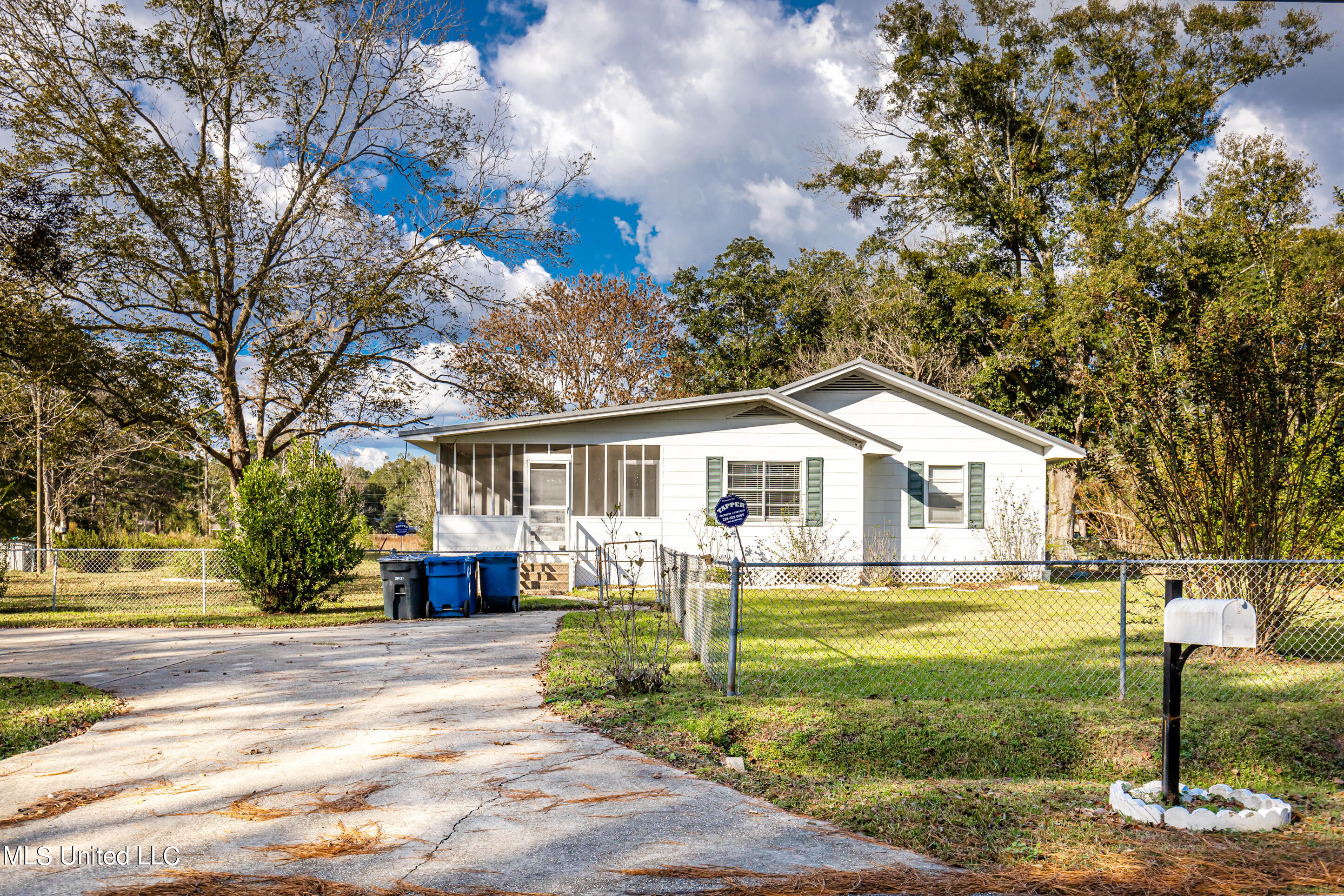 14720 Parker Road Biloxi, MS 39532 - Photo 3 of 87 IMG_1462