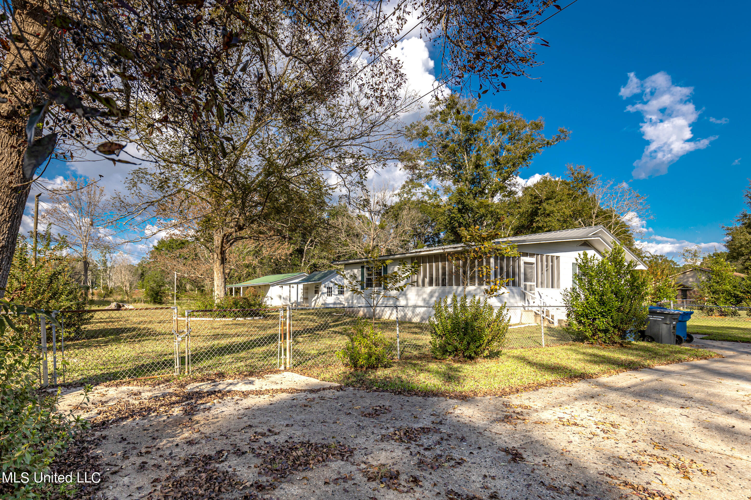 14720 Parker Road Biloxi, MS 39532 - Photo 6 of 87 IMG_1471