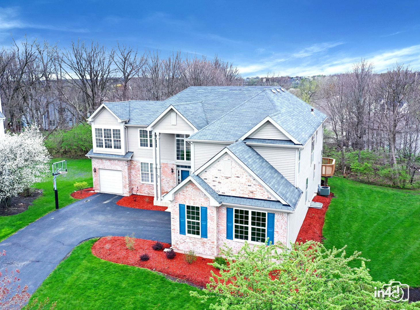 3 Ridge Court Bolingbrook, IL 60440 - Photo 3 of 52 front view of a house with a yard