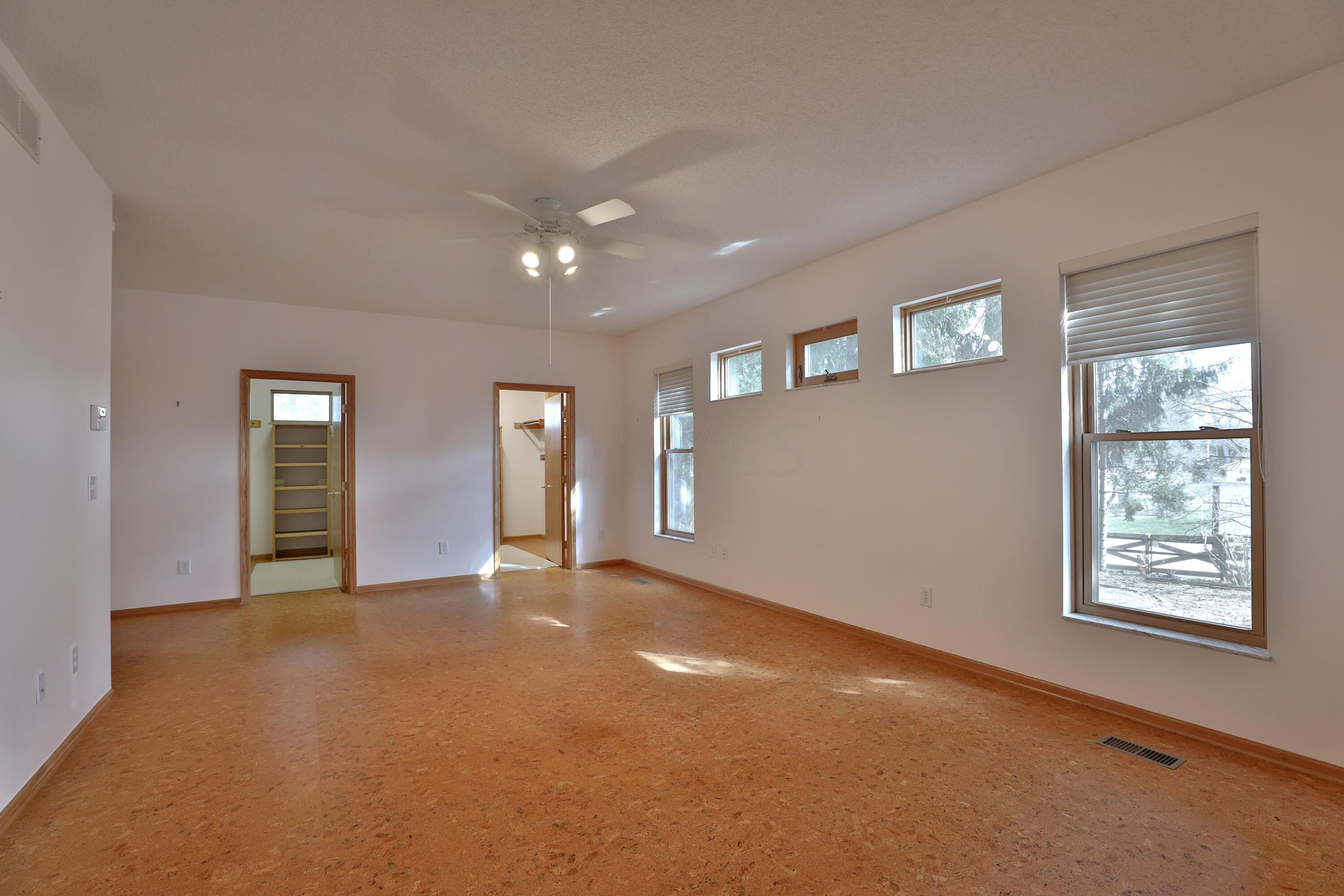 5892 Linworth Road Columbus, OH 43085 - Photo 23 of 68 5892-Linworth-23