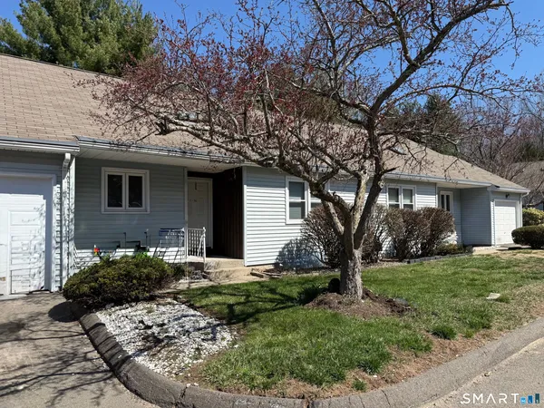 $2,400 | 14 Daniel Drive, Unit 14, East Windsor, CT 06088