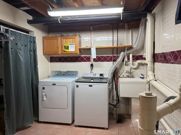 $2,400 | 14 Daniel Drive, Unit 14, East Windsor, CT 06088