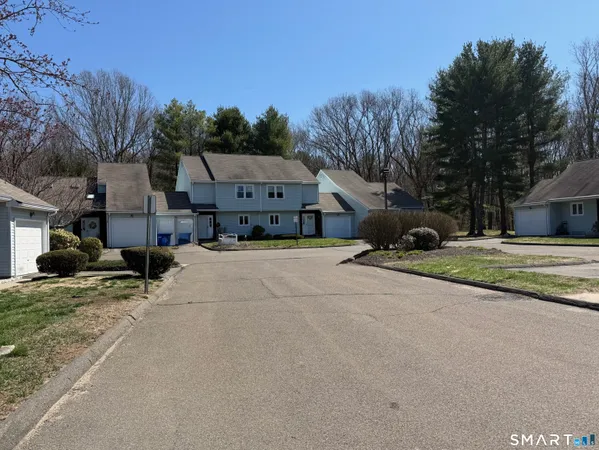 $2,400 | 14 Daniel Drive, Unit 14, East Windsor, CT 06088
