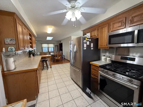 $2,400 | 14 Daniel Drive, Unit 14, East Windsor, CT 06088