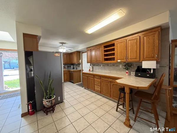 $2,400 | 14 Daniel Drive, Unit 14, East Windsor, CT 06088