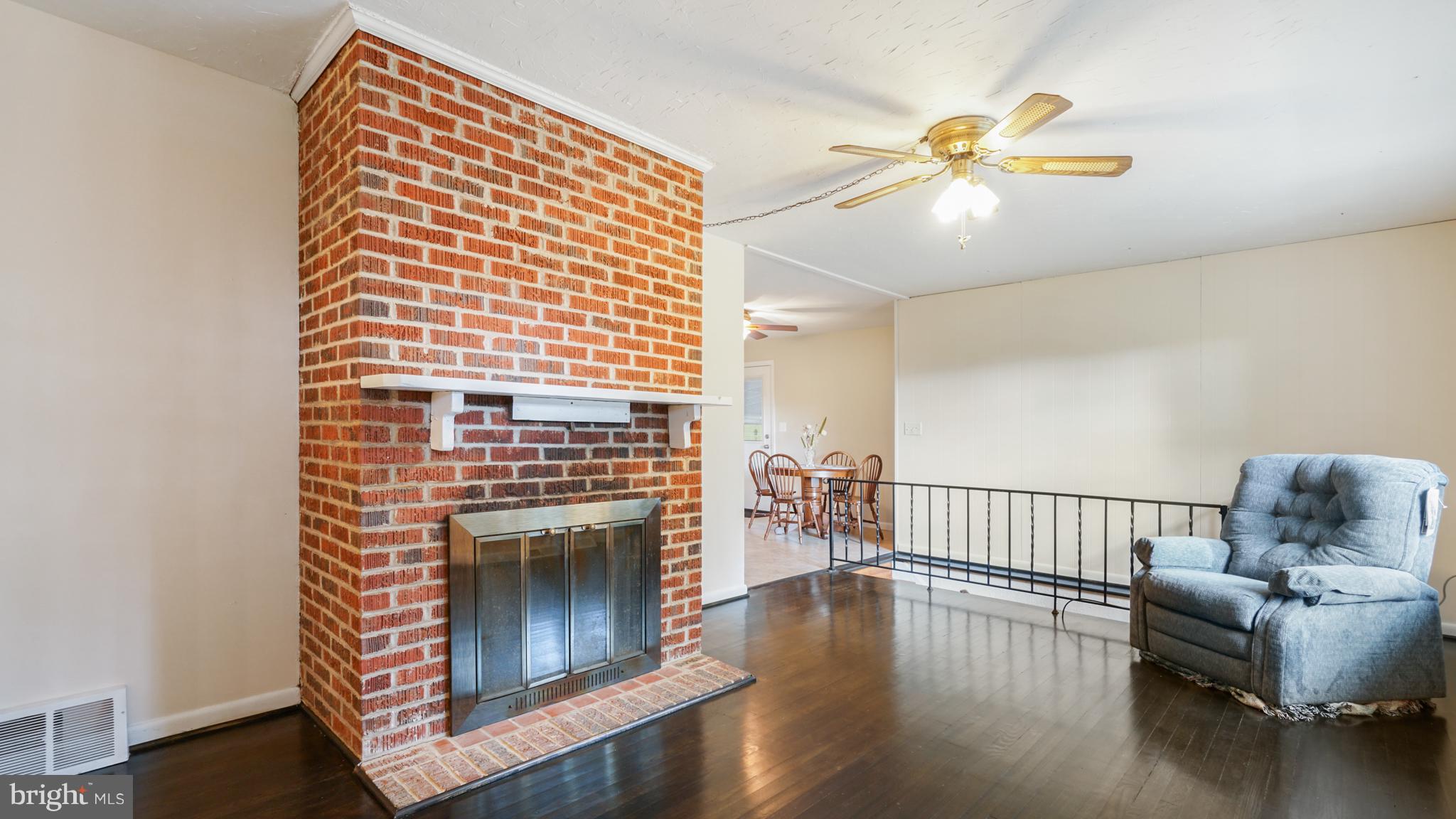 2208 Emory Road Reisterstown, MD 21136 - Photo 5 of 30 Living Room