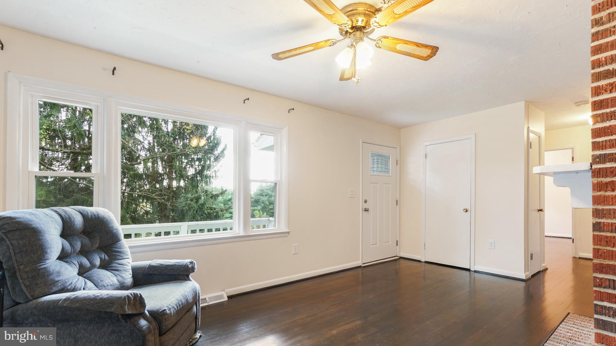 2208 Emory Road Reisterstown, MD 21136 - Photo 6 of 30 Living Room