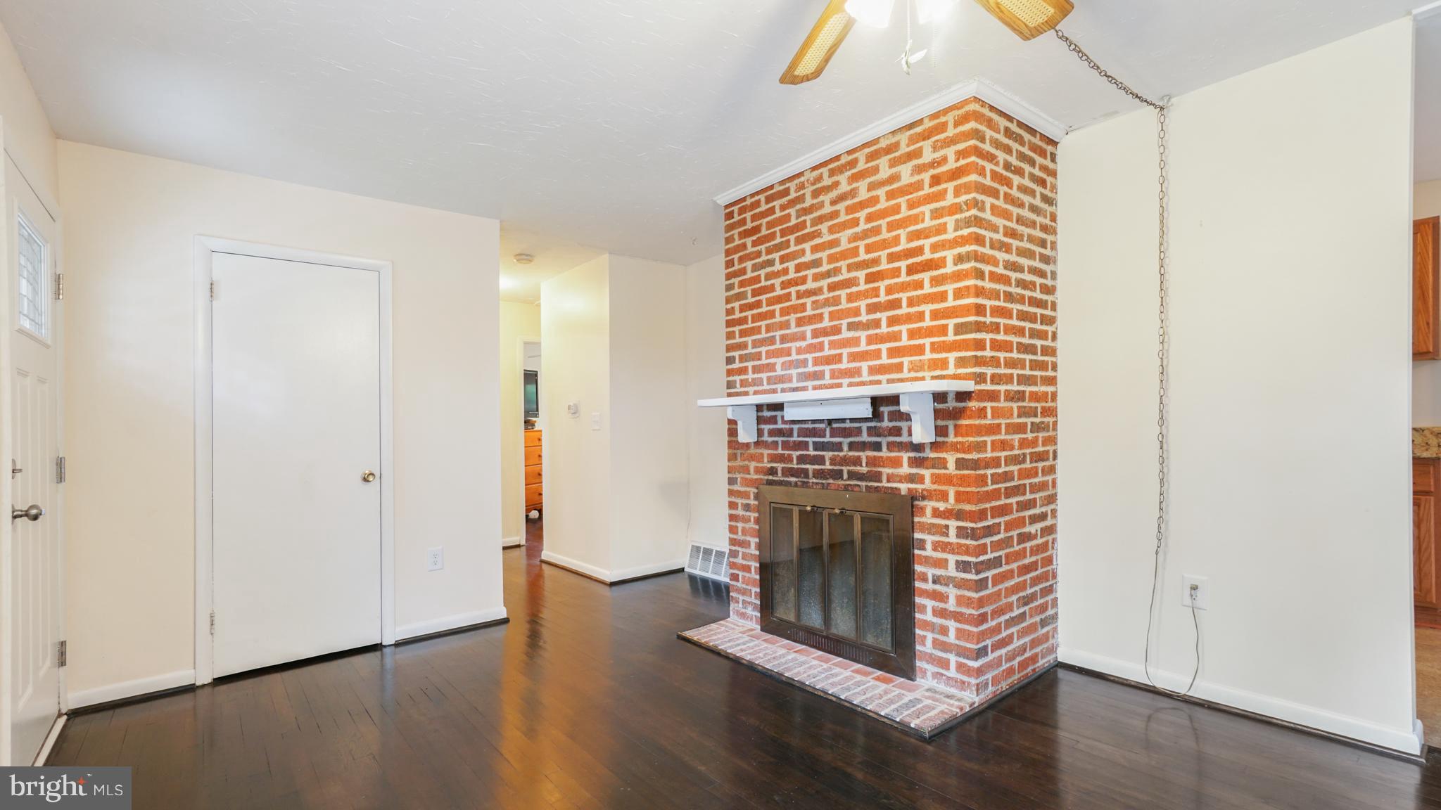 2208 Emory Road Reisterstown, MD 21136 - Photo 7 of 30 Living Room