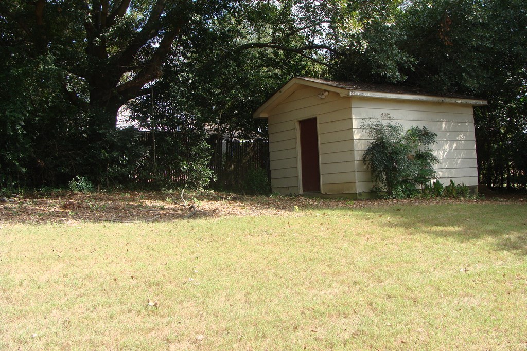 2215 Coventry Drive Columbus, GA 31904 - Photo 6 of 24 a front view of house with yard