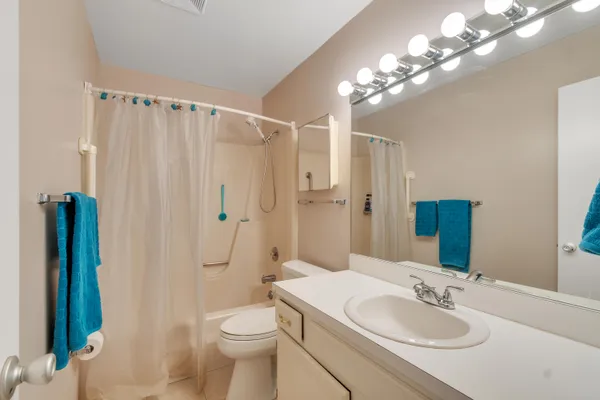 $136,000 | 16 Vista Palm Lane, Unit 106, Vero Beach, FL 32962