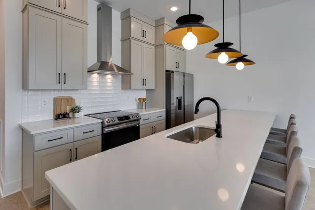 $2,995 | 2106 24th Avenue North, Unit J, Nashville, TN 37208