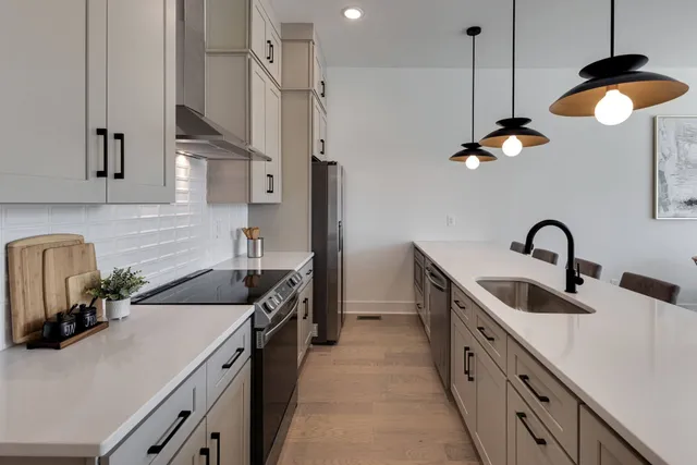 $2,995 | 2106 24th Avenue North, Unit J, Nashville, TN 37208