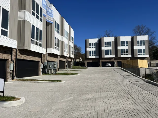 $2,995 | 2106 24th Avenue North, Unit J, Nashville, TN 37208