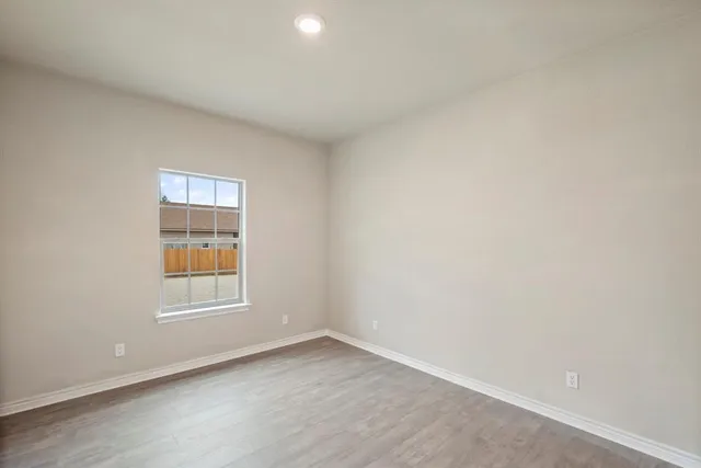 $1,750 | 2877 Conveyor Drive, Unit B, Burleson, TX 76028