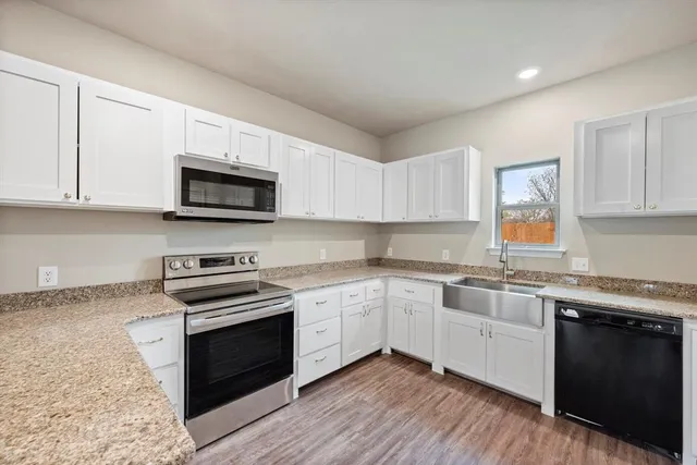 $1,750 | 2877 Conveyor Drive, Unit B, Burleson, TX 76028