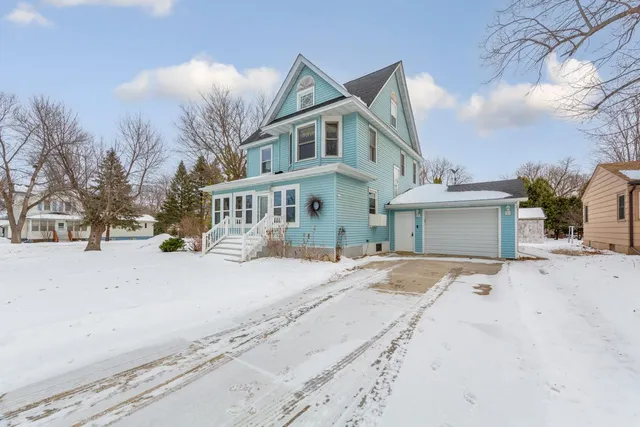 $230,000 | 802 3rd Avenue, Heron Lake, MN 56137