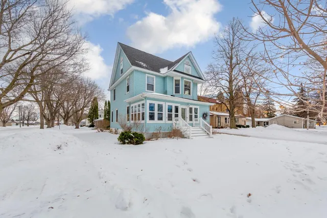 $230,000 | 802 3rd Avenue, Heron Lake, MN 56137