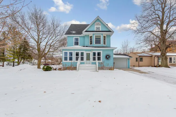 $215,000 | 802 3rd Avenue, Heron Lake, MN 56137