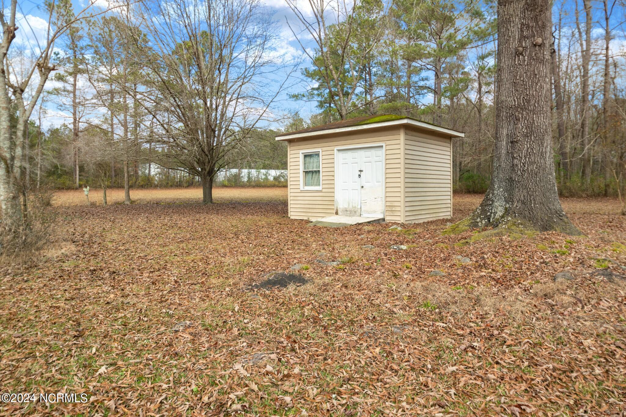 1989 Cobb Road Kinston, NC 28501 - Photo 4 of 26 ext (4)