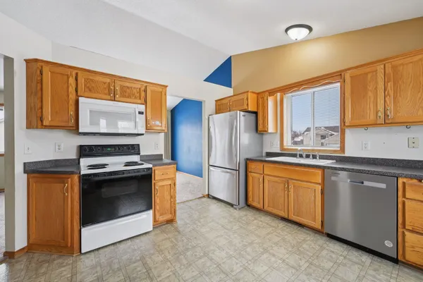 $239,900 | 931 Shady Ridge Lane, Braham, MN 55006