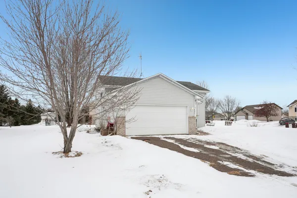 $239,900 | 931 Shady Ridge Lane, Braham, MN 55006