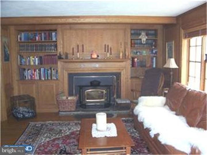 2283 Deer Path Road Huntingdon Valley, PA 19006 - Photo 11 of 19 Family Room