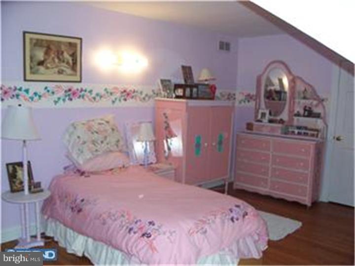 2283 Deer Path Road Huntingdon Valley, PA 19006 - Photo 15 of 19 Bedroom 4