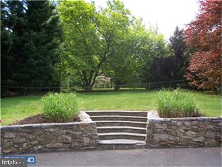 2283 Deer Path Road Huntingdon Valley, PA 19006 - Photo 4 of 19 Exterior Side