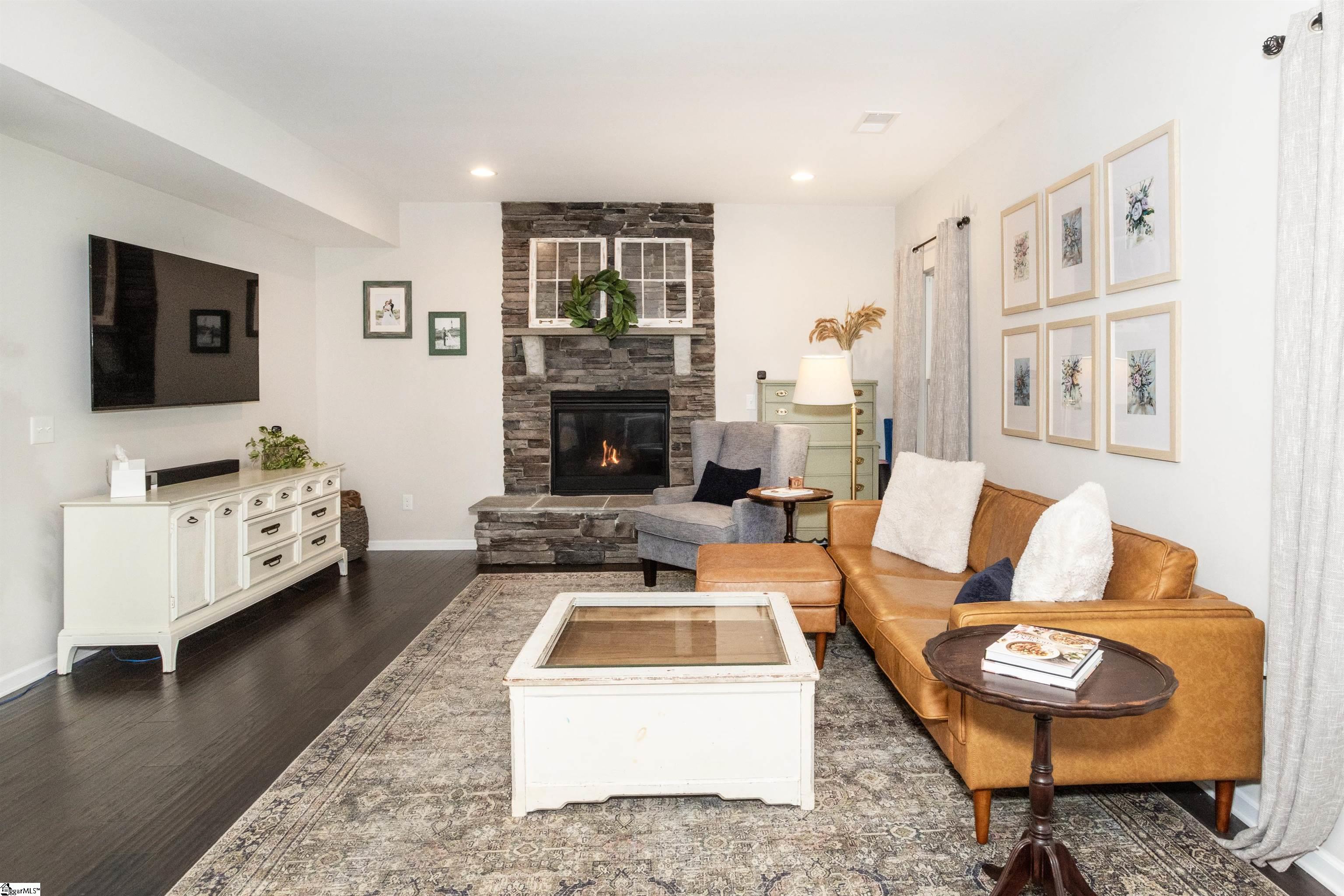374 Bucklebury Road Greer, SC 29651 - Photo 11 of 48 Gallery Image 11