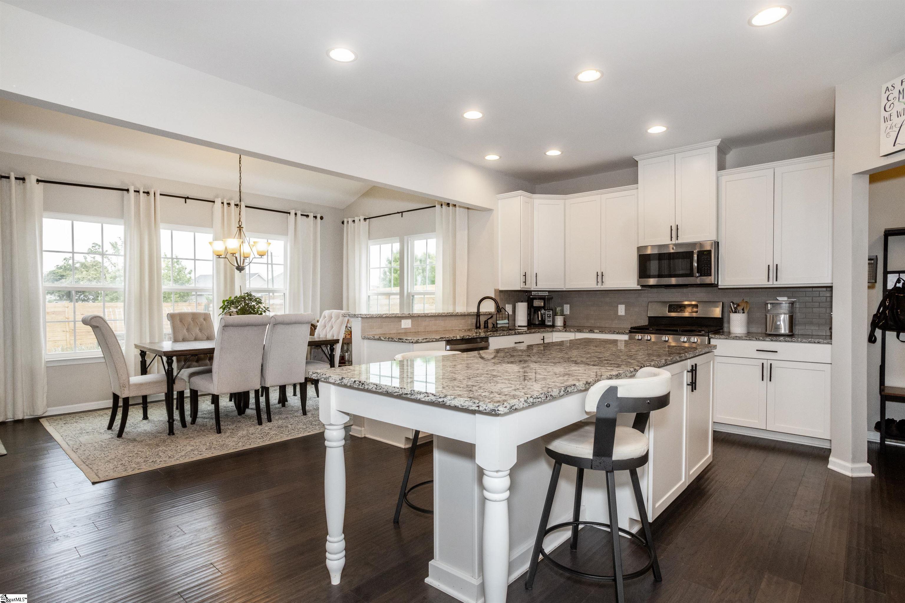 374 Bucklebury Road Greer, SC 29651 - Photo 12 of 48 Gallery Image 12