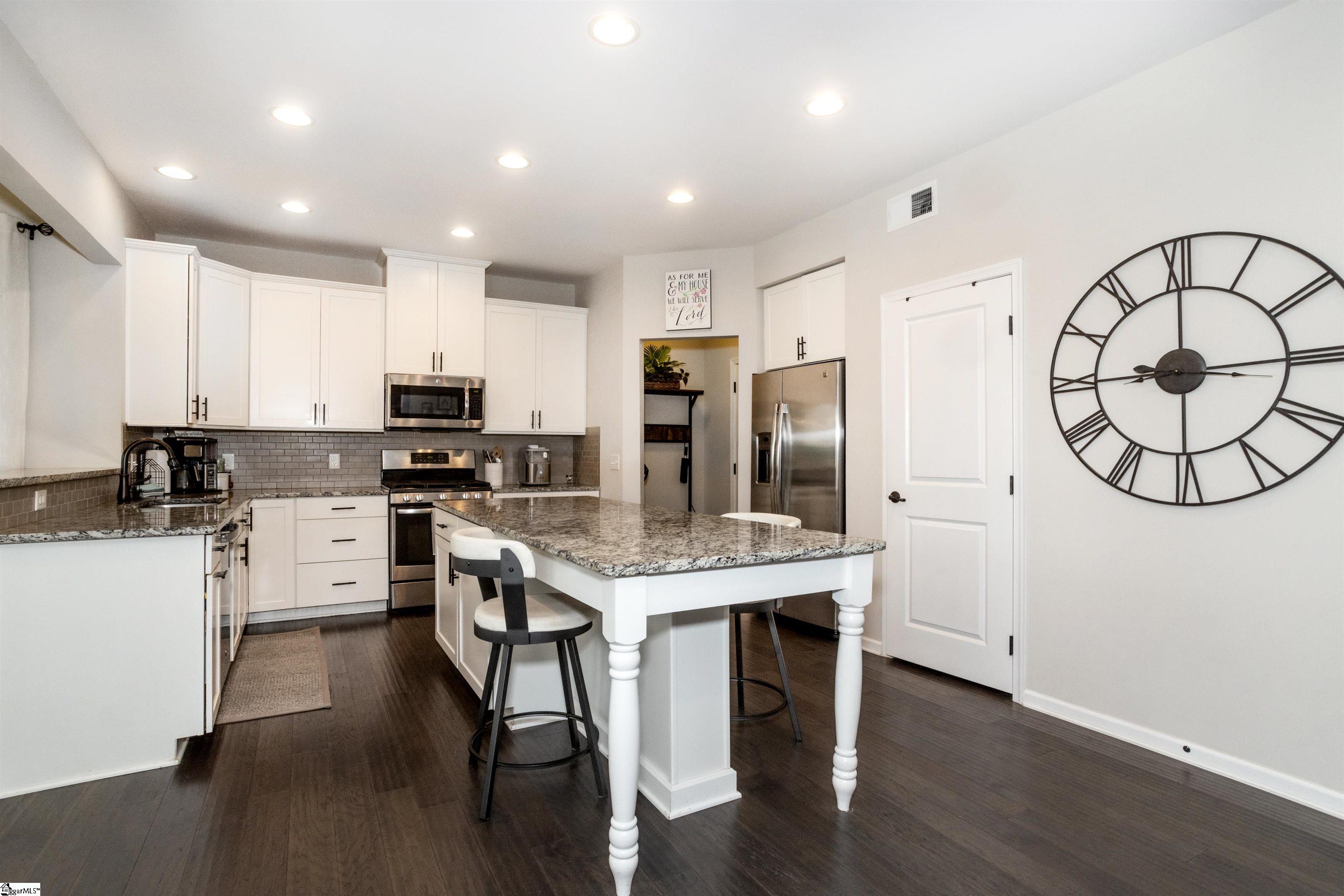 374 Bucklebury Road Greer, SC 29651 - Photo 14 of 48 Gallery Image 14