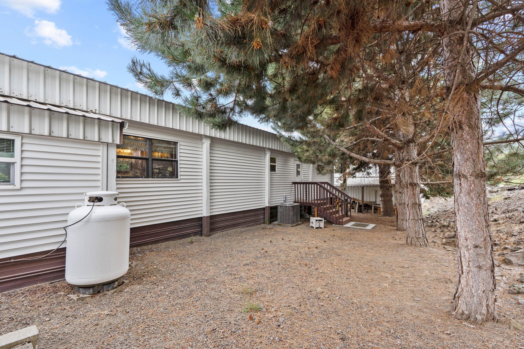19006 West Bunker Road Cheney, WA 99004 - Photo 25 of 34