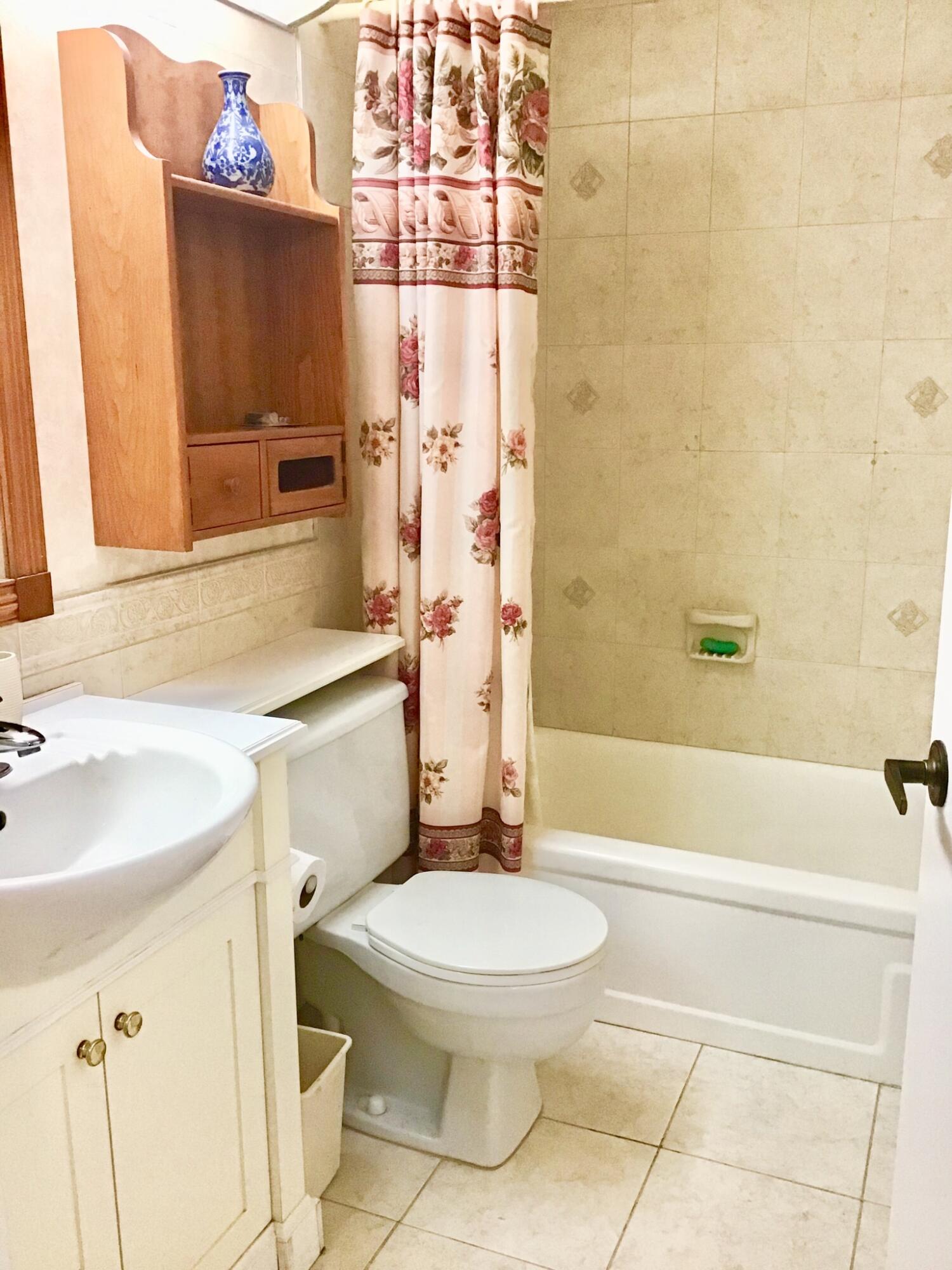 4004 Exeter Boca Raton, FL 33434 - Photo 16 of 30 82C088DD-ECE3-47A4-B0D4-74F03851A77E (1)