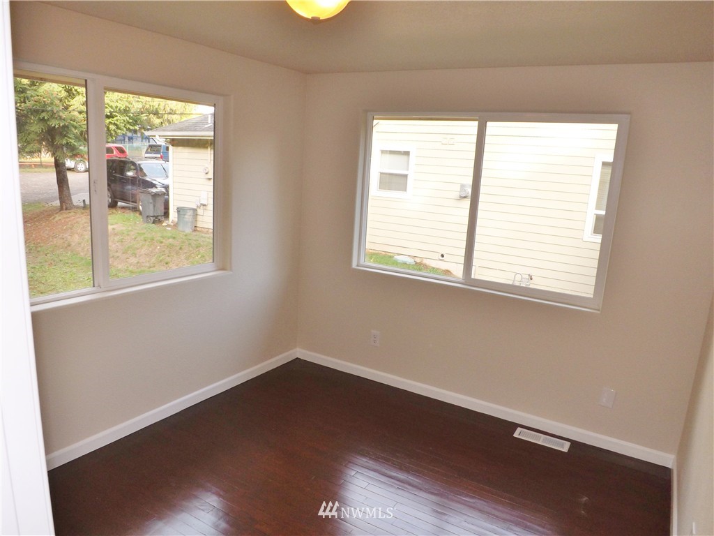 2347 Sheridan Road Bremerton, WA 98310 - Photo 11 of 16 Gallery Image 11