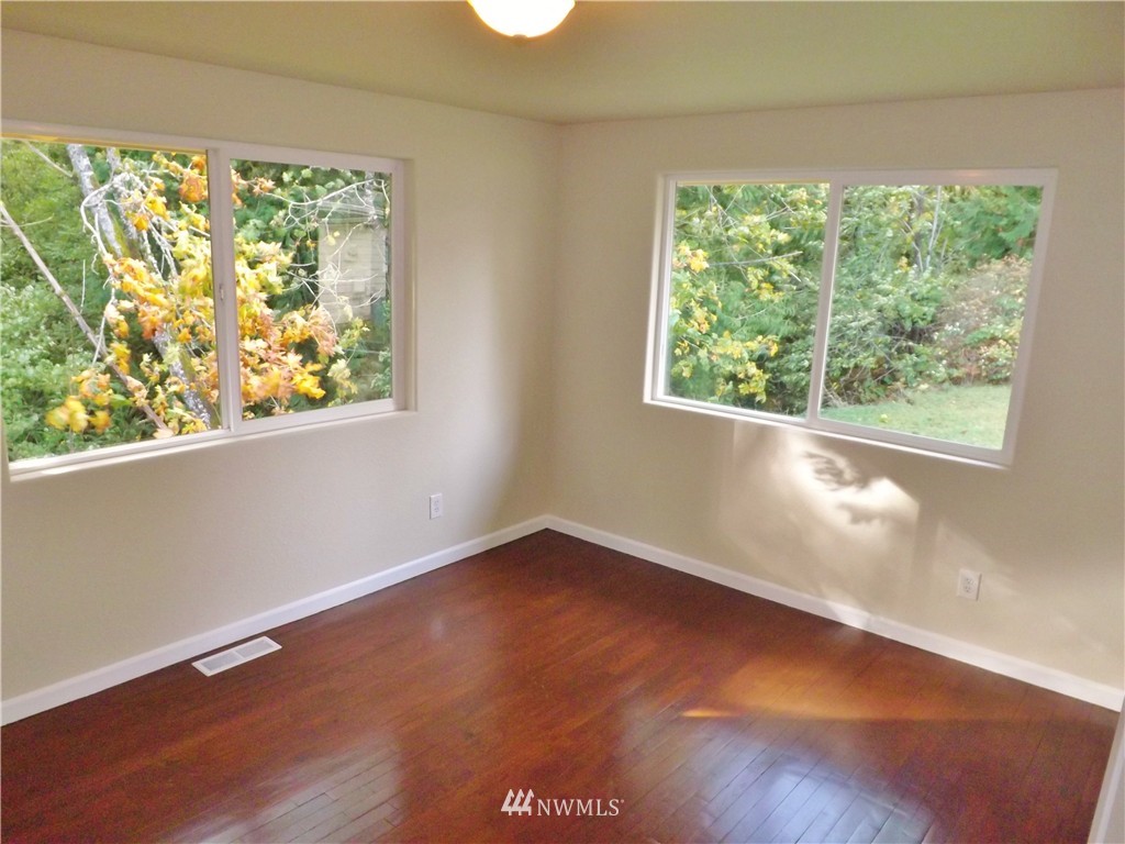 2347 Sheridan Road Bremerton, WA 98310 - Photo 12 of 16 Gallery Image 12