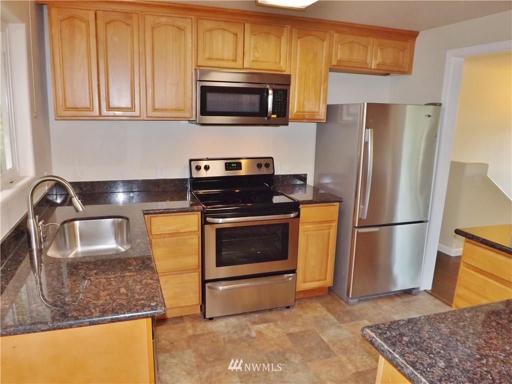 2347 Sheridan Road Bremerton, WA 98310 - Photo 5 of 16 Gallery Image 5
